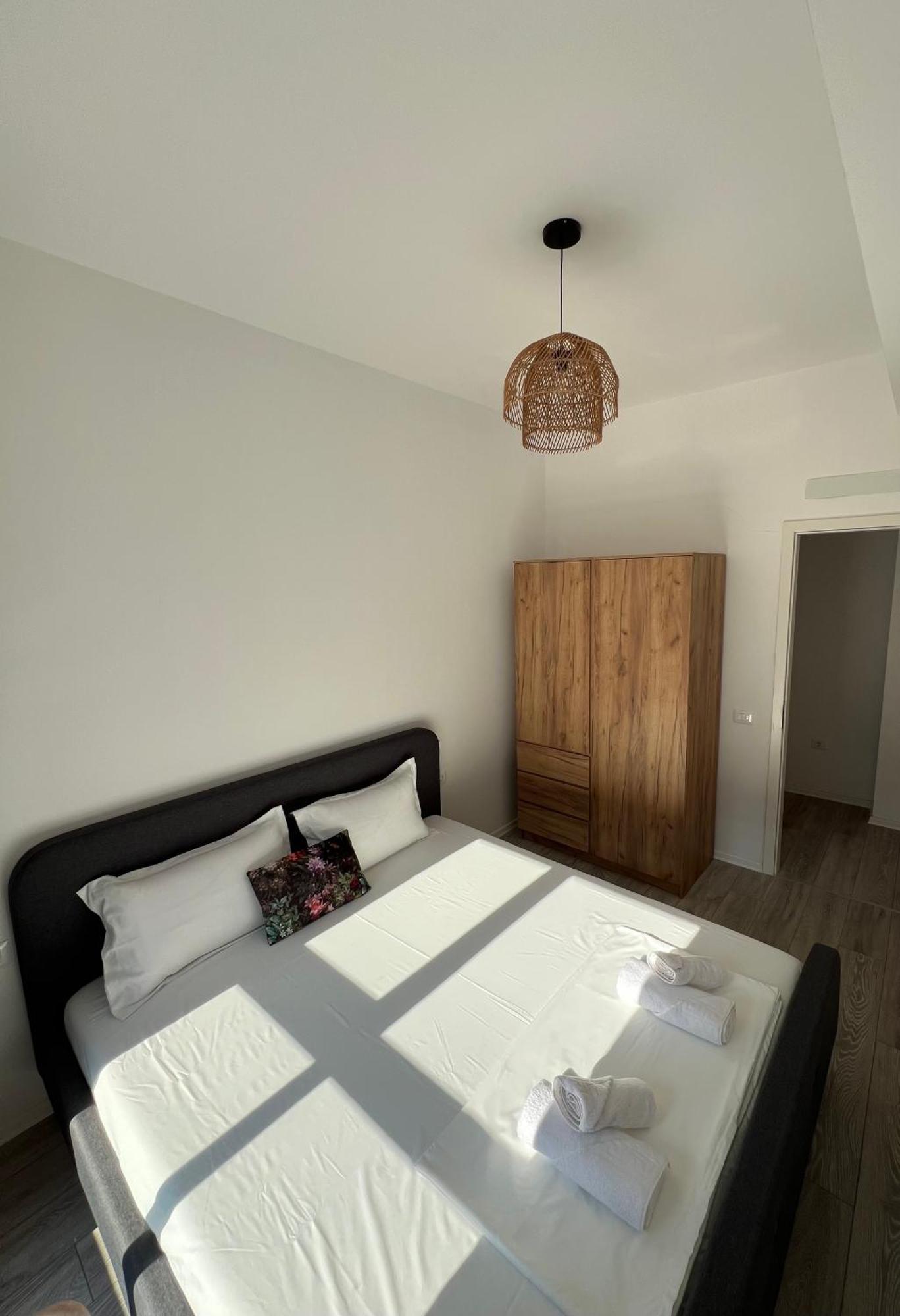 Sunflower Apartment Tirana Exterior photo